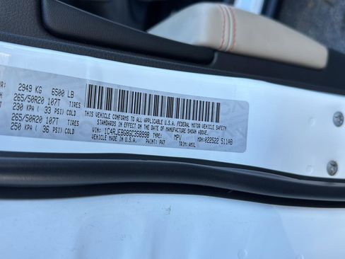 Used 2016 Jeep Grand Cherokee Limited 75th Anniversary image 39