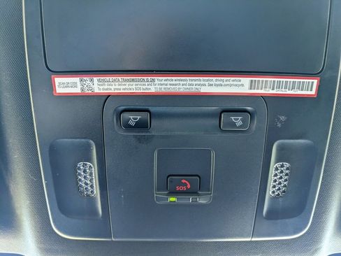 Used 2025 Toyota Camry SE image 54