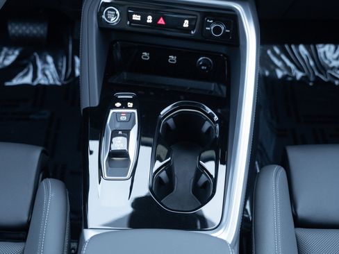 New 2025 Audi Q5 Prestige image 17