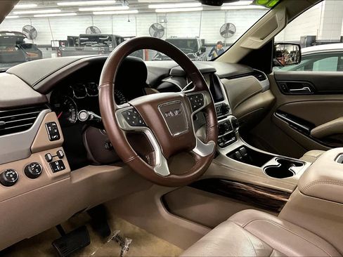 Used 2015 GMC Yukon XL SLT w/ Open Road Package AWD/4WD image 17