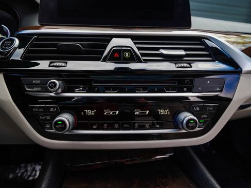 Used 2017 BMW 540i xDrive image 23