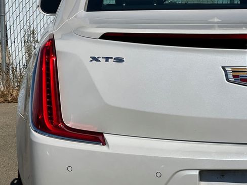 Used 2018 Cadillac XTS Luxury FWD image 23