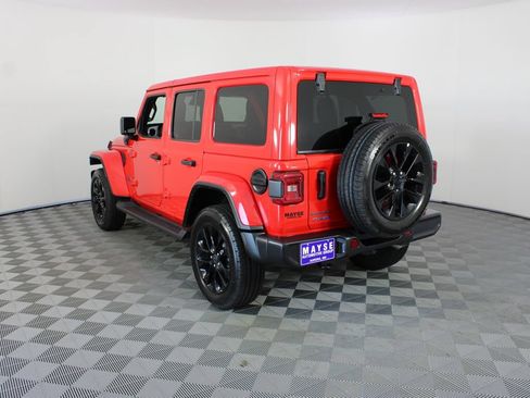 Used 2025 Jeep Wrangler Unlimited Sahara AWD/4WD image 21
