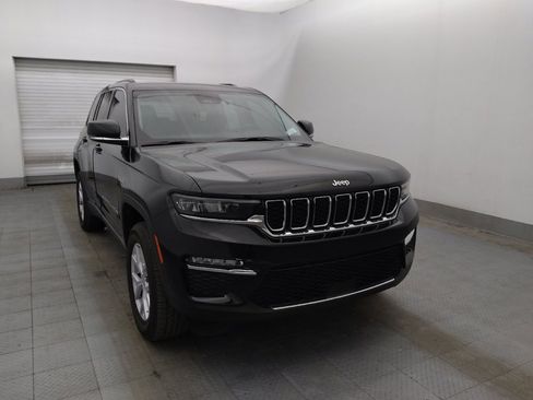 Used 2022 Jeep Grand Cherokee Limited w/ Trailer Tow Prep Group (B) RWD image 13