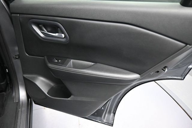 Used 2024 Nissan Rogue SV AWD/4WD image 15