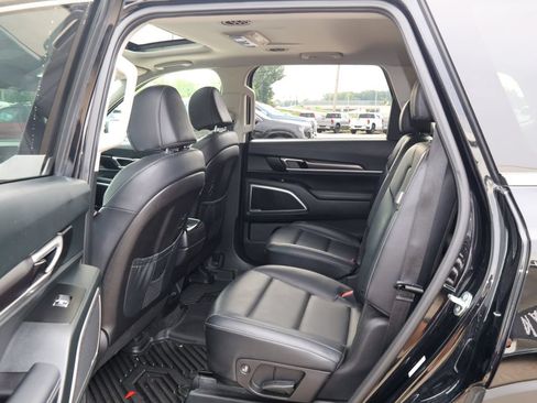 Used 2025 Kia Telluride S FWD image 11