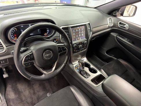 Used 2018 Jeep Grand Cherokee Altitude AWD/4WD image 27