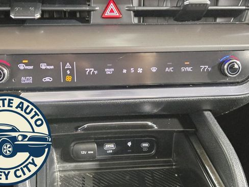 Used 2023 Kia Sportage EX w/ EX Premium Package image 15