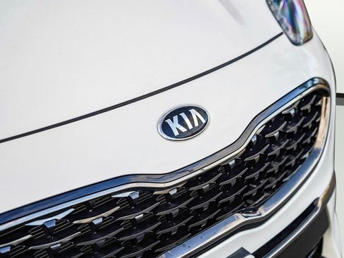 Used 2021 Kia Sportage S image 3