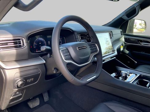 New 2026 Jeep Grand Wagoneer Limited w/ Convenience Group I AWD/4WD image 8