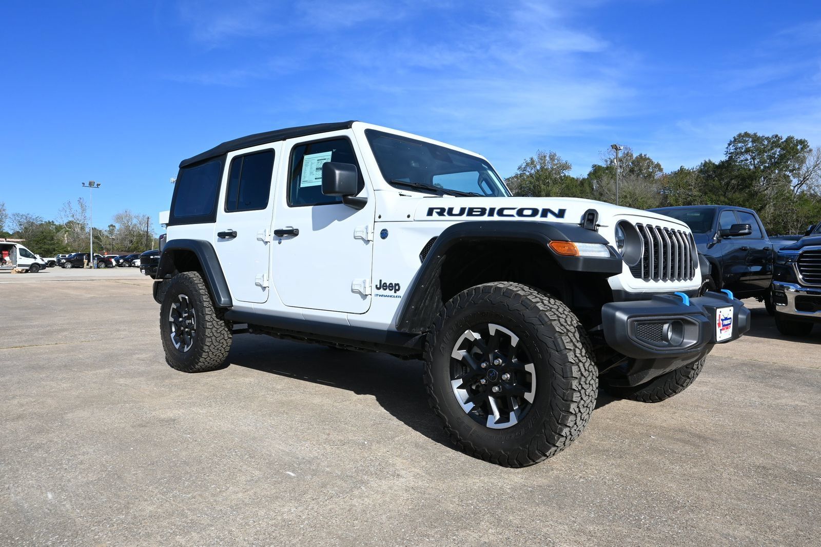 New 2025 Jeep Wrangler Unlimited Rubicon 4xe w/ Safety Group AWD/4WD image 4
