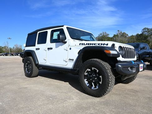 New 2025 Jeep Wrangler Unlimited Rubicon 4xe w/ Safety Group AWD/4WD image 4