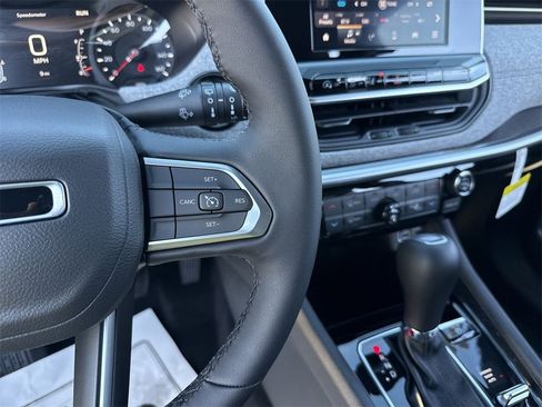 New 2026 Jeep Compass Latitude image 15