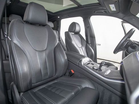 Used 2022 BMW X5 sDrive40i w/ M Sport Package image 16