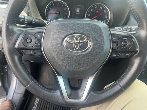 Used 2020 Toyota RAV4 XLE w/ XLE Grade Weather Package AWD/4WD image 15