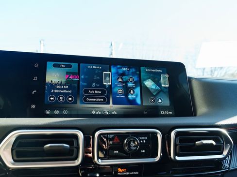 New 2026 Nissan Sentra SR w/ SR Premium Package image 13