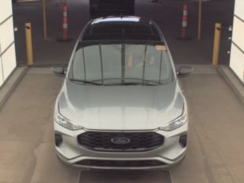 Used 2024 Ford Escape ST-Line AWD/4WD image 2