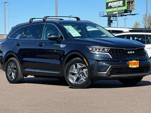 Used 2022 Kia Sorento S image 2