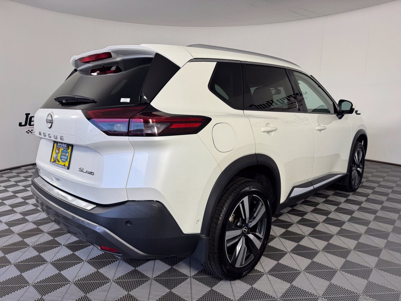 Used 2023 Nissan Rogue SL AWD/4WD image 7