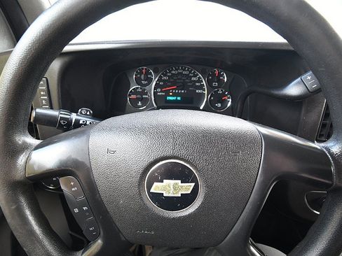 Used 2013 Chevrolet Express 3500 RWD image 13