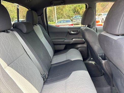 Used 2020 Toyota Tacoma TRD Off-Road image 29