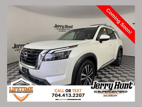 Used 2023 Nissan Pathfinder Platinum AWD/4WD image 1
