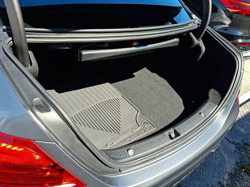 Used 2018 Mercedes-Benz E 300 4MATIC image 30