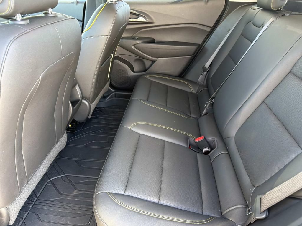 Used 2025 Chevrolet Trax ACTIV w/ Sunroof Package FWD image 14