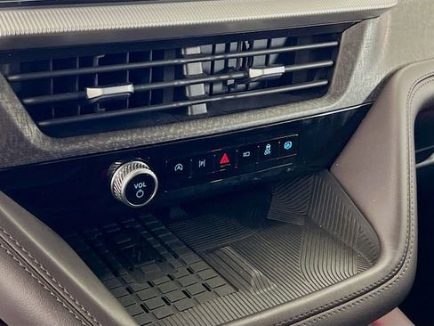 Used 2025 Ford Explorer Platinum w/ Ultimate Package image 14