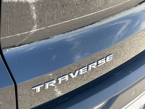 Used 2025 Chevrolet Traverse LT FWD image 10