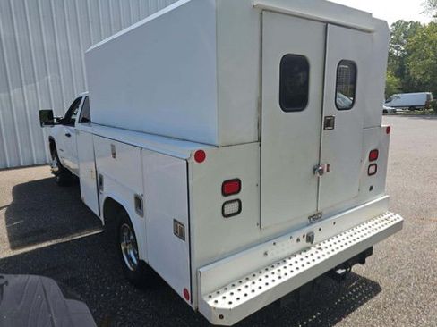Used 2018 GMC Sierra 3500 2WD Crew Cab w/ Sierra Convenience Package image 2