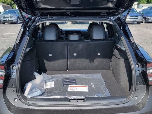 New 2025 Nissan Kicks SR w/ SR Premium Package AWD/4WD image 17