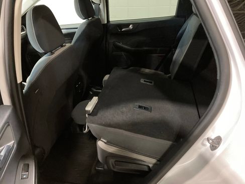 Used 2021 Ford Escape SE image 16