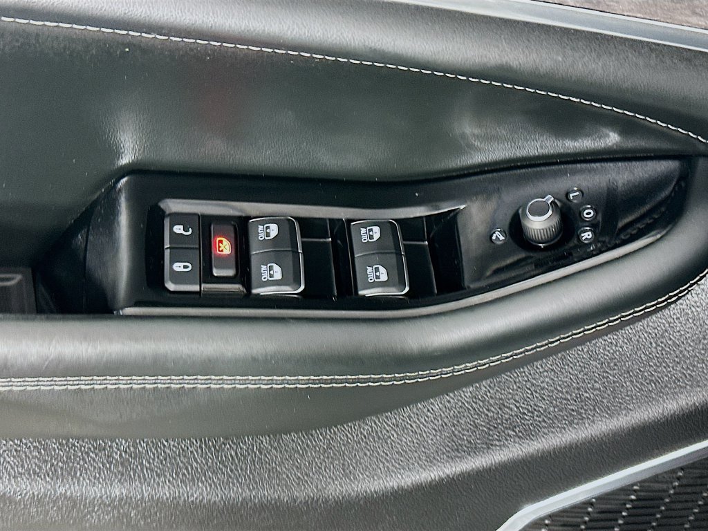 Certified 2025 Jeep Grand Cherokee L Overland w/ Rear Seat Video Group I AWD/4WD image 28