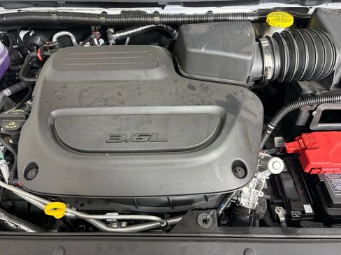 New 2026 Chrysler Pacifica Select FWD image 37