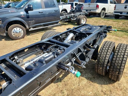 New 2026 RAM 5500 Laramie image 17