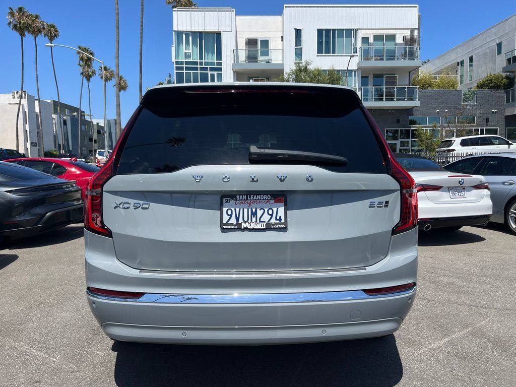 Used 2025 Volvo XC90 B5 Core w/ Protection Package Premier AWD/4WD image 8