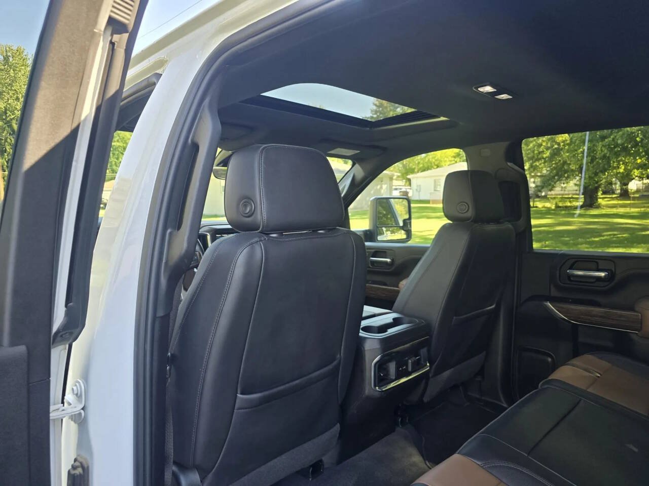 Used 2022 Chevrolet Silverado 3500 High Country w/ Z71 Off-Road Package AWD/4WD image 40