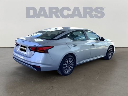 Used 2024 Nissan Altima 2.5 SV image 7