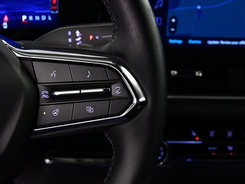 Used 2025 Chevrolet Equinox LT w/ Safety and Technology Package image 19