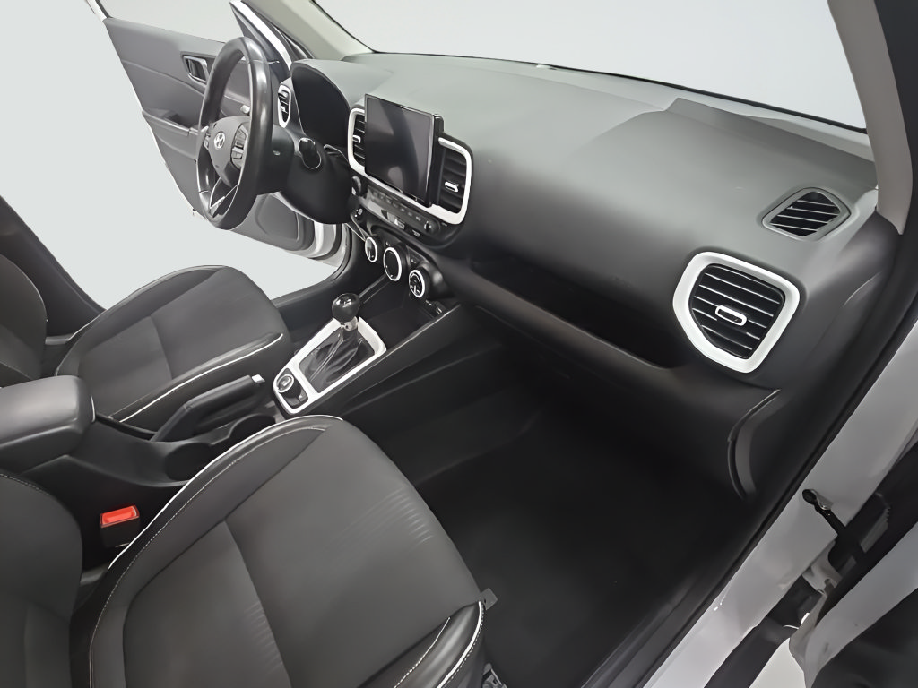 Used 2022 Hyundai Venue Limited FWD image 25