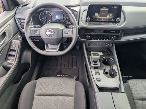New 2026 Nissan Rogue SV FWD image 9