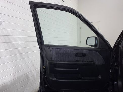 Used 2003 Honda CR-V LX image 8