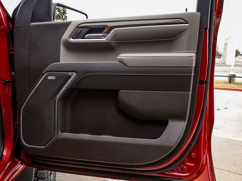 Used 2024 Chevrolet Silverado 1500 LT Trail Boss w/ LT Trail Boss Premium Package image 36