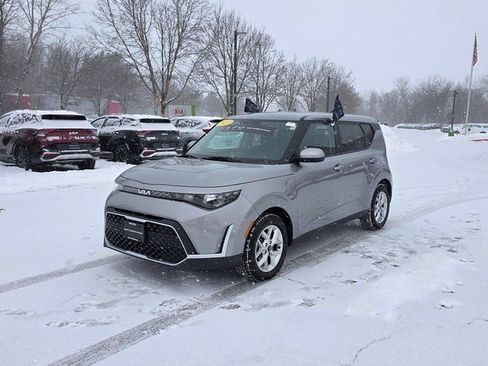 Certified 2023 Kia Soul LX w/ LX Technology Package image 4