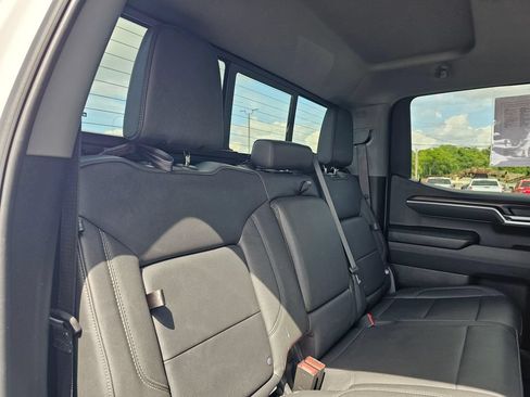 Used 2025 GMC Sierra 1500 SLT w/ SLT Convenience Package AWD/4WD image 13