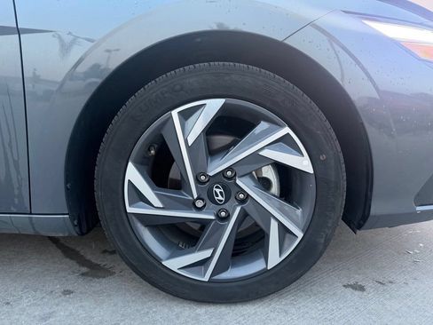 Used 2025 Hyundai Elantra Sport FWD image 30
