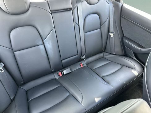 Used 2022 Tesla Model 3 image 17