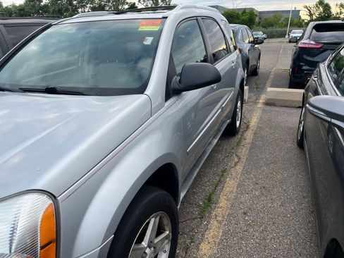 Used 2005 Chevrolet Equinox LT w/ Preferred Equipment Group AWD/4WD image 5