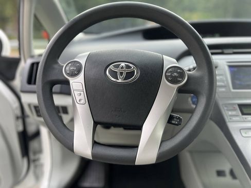 Used 2015 Toyota Prius Two FWD image 15